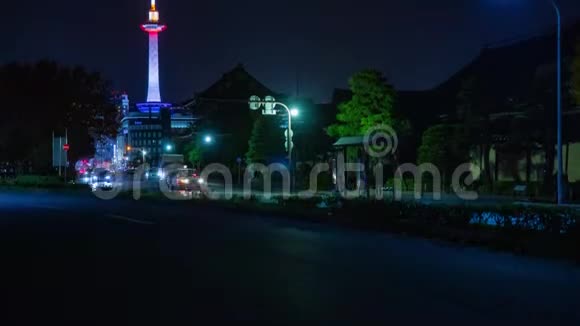 京都电视塔后的夜晚视频的预览图