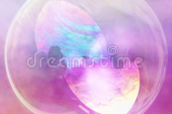 肥皂泡闪亮的颜色反射气泡视频的预览图