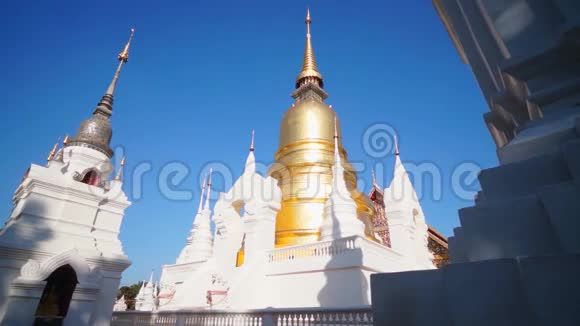 泰国清迈著名寺庙有角度艺术视频的预览图