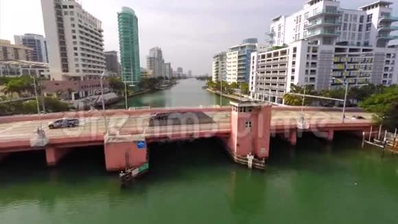 迈阿密海滩的空中牵引桥视频的预览图