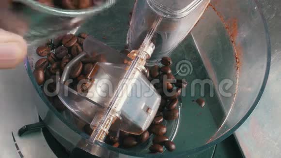 咖啡机制作浓缩咖啡视频的预览图