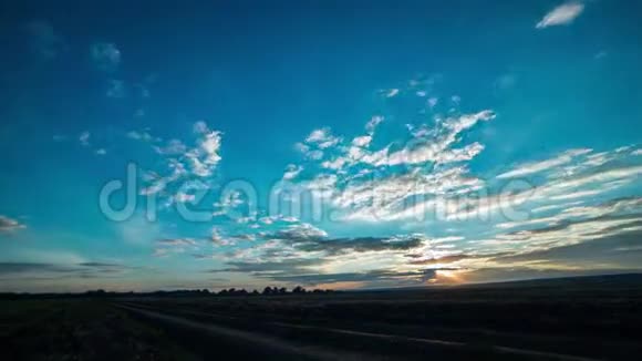 日落美丽的云彩视频的预览图