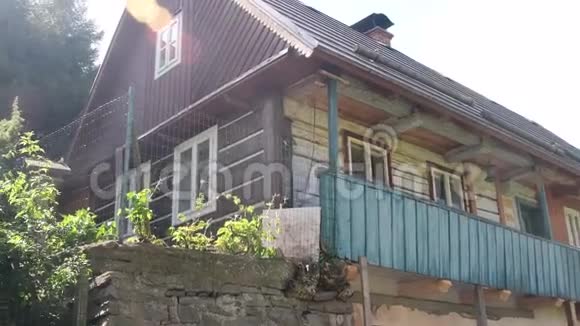 捷克村的农村房子古老的乡村别墅视频的预览图