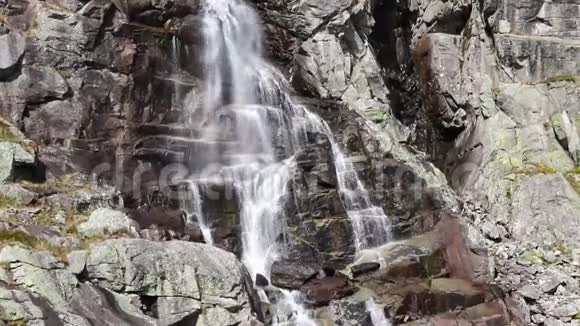 斯洛伐克Tatras高地的VodopadSkok瀑布视频的预览图