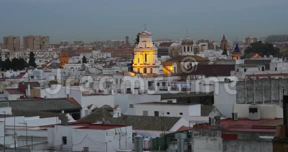 塞维尔市全景教堂灯4k西班牙视频的预览图