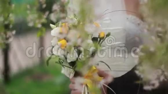 婚礼花在新娘手乌克兰视频的预览图