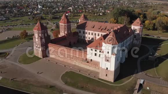 米尔城堡复杂的历史白俄罗斯视频的预览图