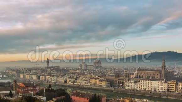 意大利的佛罗伦萨有穹顶西班牙宫和阿尔诺河视频的预览图