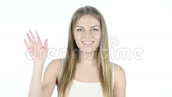 网上视频聊天的女人白色背景视频的预览图