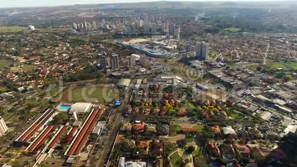 巴西圣保罗里贝劳普雷托市的空中景观2017年8月视频的预览图