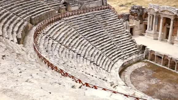 希利亚波利斯希腊圆形剧场的废墟视频的预览图