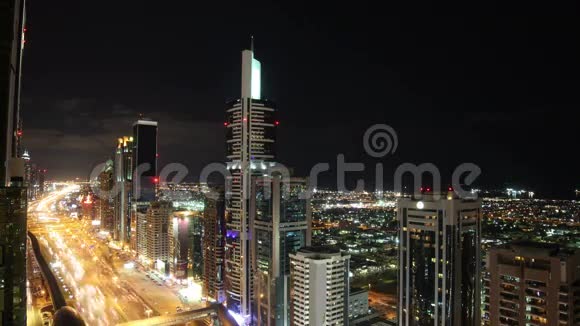 迪拜主街的屋顶观景时间流逝视频的预览图