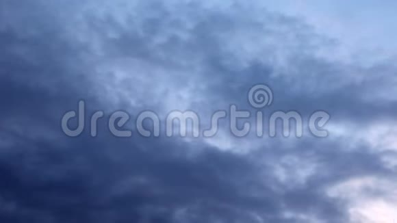 天空有云的背景视频的预览图