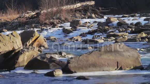 山河湍急视频的预览图
