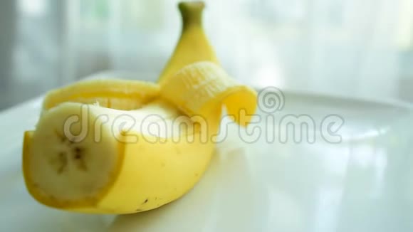 香蕉是市场上新鲜的好好吃吧视频的预览图