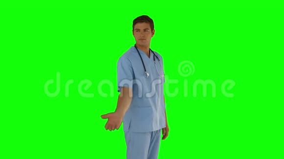 外科医生伸出手站着视频的预览图
