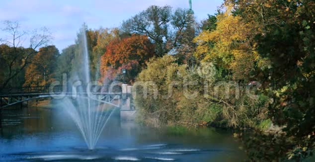 里加公园的喷泉视频的预览图