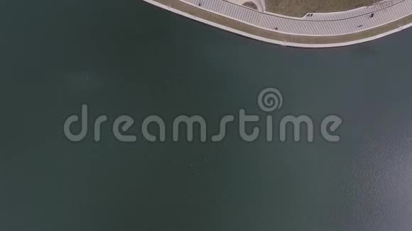 明斯克市中心的春天从空中射出的Dran视频的预览图