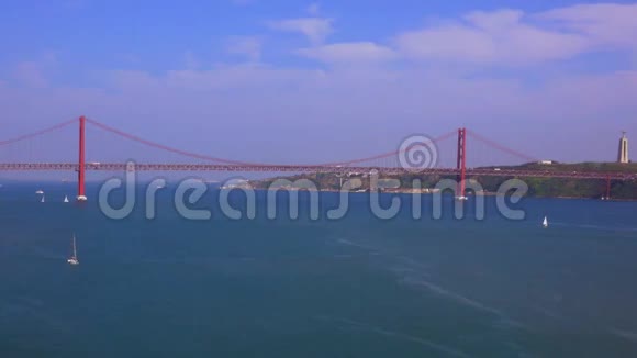 著名的4月25日塔格斯河大桥在里斯本也就是萨拉扎桥视频的预览图