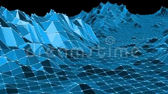 蓝色低聚移位表面作为光荣的背景蓝色多边形的几何移动环境或脉动视频的预览图