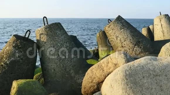 波罗的海的大石头视频的预览图