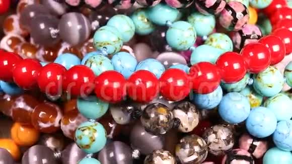 珠子珠宝作为时尚背景视频的预览图