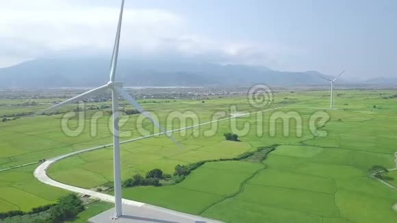 农业领域风电机组绿野山空中风光风力发电视频的预览图