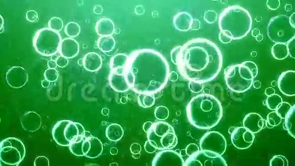 水下大泡沫绿色视频的预览图