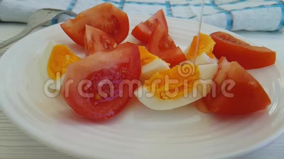 沙拉番茄蛋慢动作视频的预览图