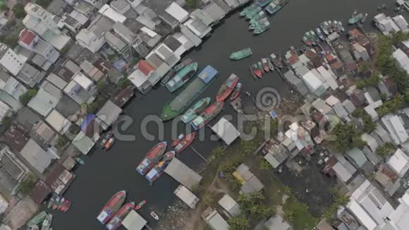 越南城市生活汽车和船只交通视频的预览图