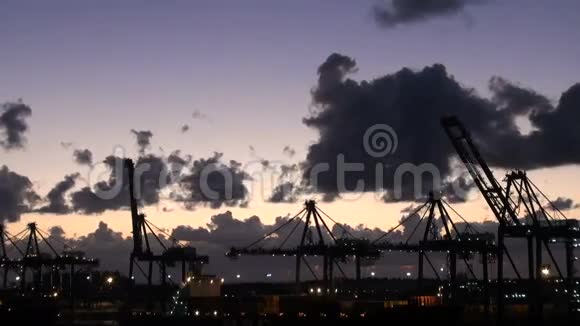 巴哈马自由港货柜码头及码头供游船翻新视频的预览图