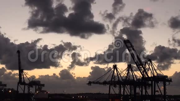 巴哈马自由港工业港视频的预览图
