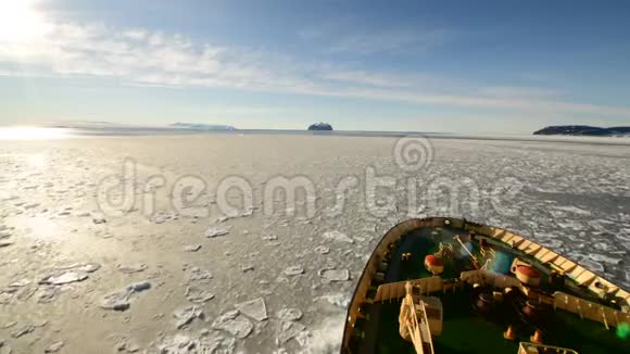 南极洲的破冰船视频的预览图