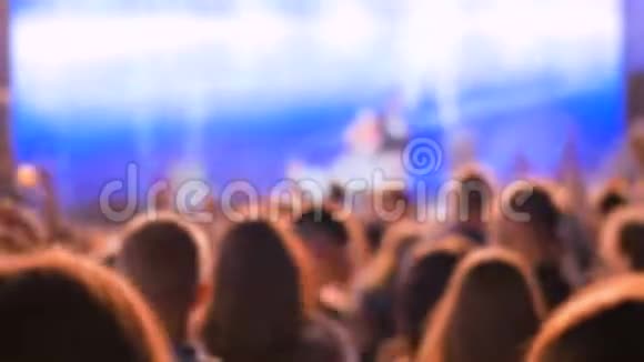 分散的音乐会背景视频的预览图