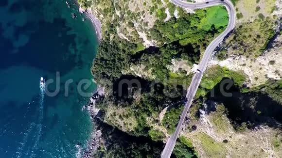 索伦托波西塔诺阿马尔菲海岸空中观景意大利坎帕尼亚日落视频的预览图