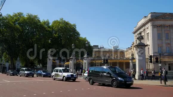 伦敦白金汉宫的潘射视频的预览图