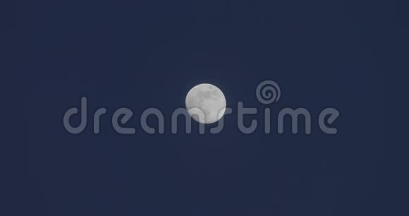 夜空中的月亮视频的预览图