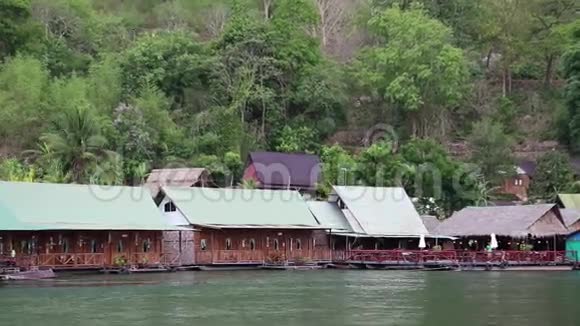 泰国西北部葵江的平房视频的预览图