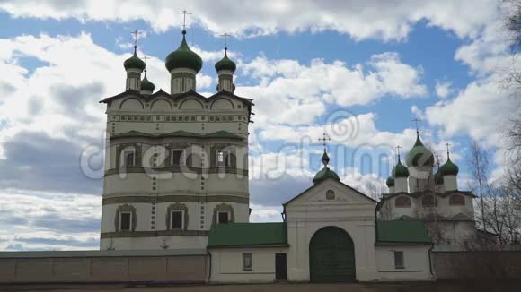 带有东正教十字架的深绿色圆顶视频的预览图