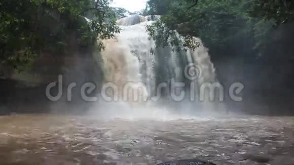 高耀国家公园的瀑布视频的预览图