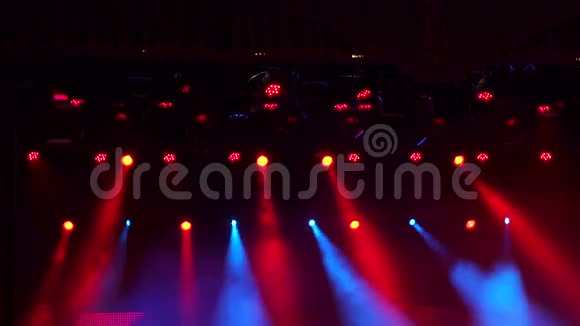 红舞台灯光演唱会灯光秀视频的预览图