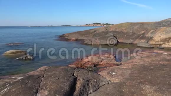 汉科半岛的岩石七月的阳光明媚的早晨芬兰视频的预览图
