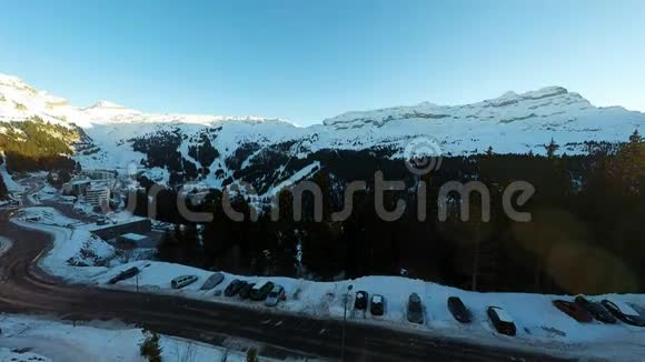 在法国阿尔卑斯山的Avoriaz滑雪胜地视频的预览图