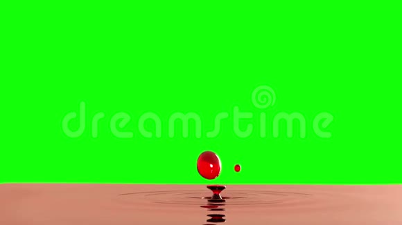 红葡萄酒在绿色屏幕上的聚焦效果滴2视频的预览图