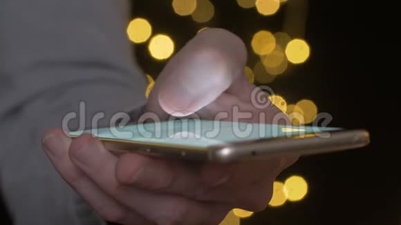 智能手机上的手写短信视频的预览图