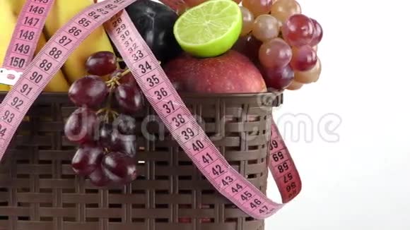 水果全部在一起和测量视频的预览图