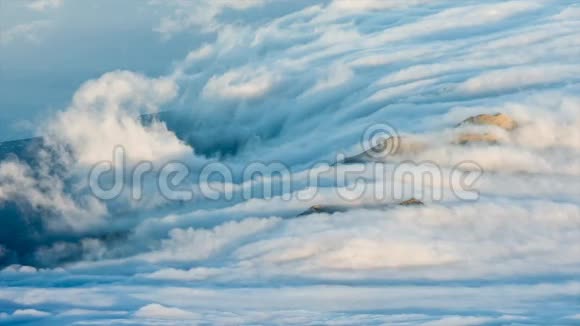 在亚速尔群岛的重云团视频的预览图