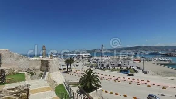 摩洛哥丹吉尔2016年4月22日摩洛哥城市丹吉尔摩洛哥科斯特俯瞰港口和老城视频的预览图