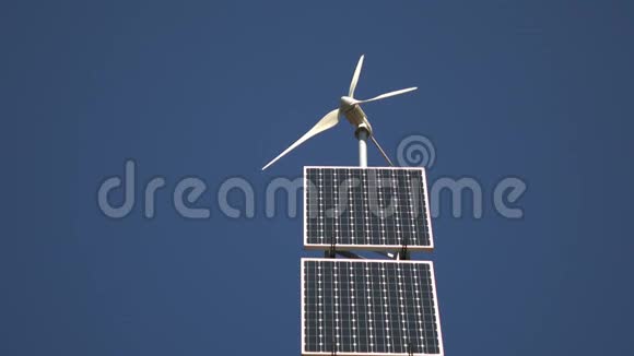 太阳能电池板和风力涡轮机视频的预览图