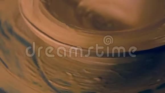 关闭传统陶罐上的陶工视频的预览图